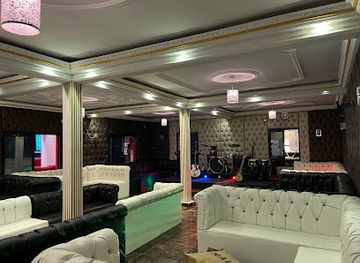 cameroon/buea/nightclub/groove-lounge