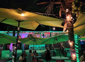 honduras/tela/nightclub/tavos-bar-tela