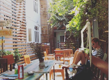 myanmar-burma/bagan/new-bagan/nightclub/restaurant-at-bagan-ostello-bello