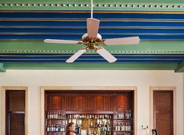 Al Khayyam Bar and Al Hana Lounge