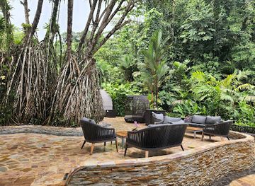 costa-rica/arenal-volcano-national-park/nightclub/shangri-la-gardens-tabacon-resort-club-area