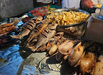 tanzania/stone-town/forodhani-gardens/nightclub/night-food-market