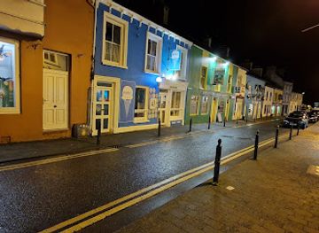 ireland/slea-head-drive/nightclub/paddy-bawn-brosnan-s