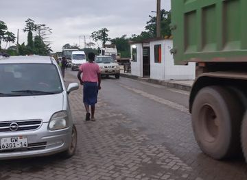 ghana/busua/nightclub/james-cromwell