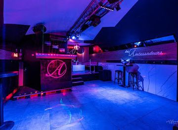 france/saint-tropez/nightclub/les-ambassadeurs