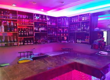 nigeria/lagos/ikeja/nightclub/floating-world