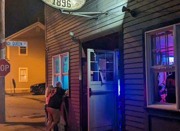 rhode-island/east-greenwich/nightclub/the-oaks-tavern