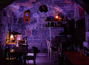 armenia/gyumri/nightclub/barbar-art-room
