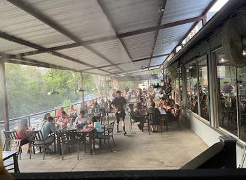 california/sequoia-national-park/nightclub/river-view-grill-bar