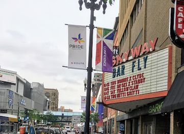 minnesota/minneapolis/nightclub/bar-fly