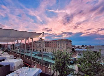 italy/venice/santa-croce/nightclub/top-of-the-carlton