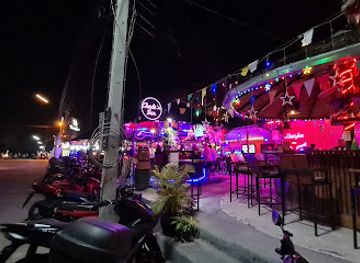 WonderLand Bar Club