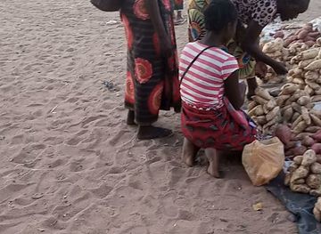 zambia/luangwa-valley/nightclub/kanthuleni-night-club