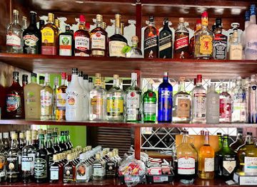 saint-vincent-and-the-grenadines/chateaubelair/nightclub/horners-hideout