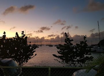 grenada/saint-andrew/nightclub/dj-bar-grill