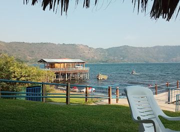 el-salvador/santa-ana/lake-coatepeque/nightclub/club-de-el-salvador