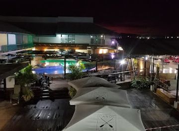 Canoe Bar