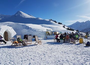 White Lounge
