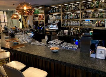 austria/mayrhofen/nightclub/hof-bar-wine-cocktailbar