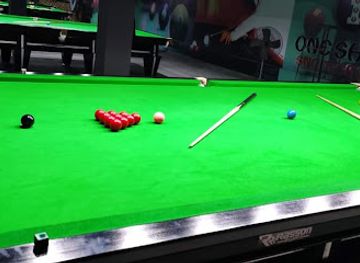 pakistan/sialkot/nightclub/one-shot-snooker