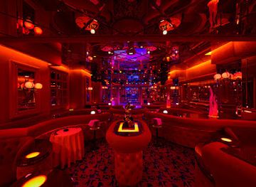 italy/milan/duomo/nightclub/shilling-s-night-club