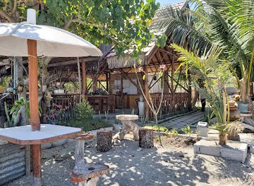 indonesia/pulau-moyo/nightclub/maryan-moyo-bungalows-and-resto