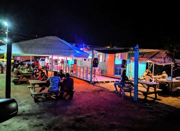 british-virgin-islands/guana-island/nightclub/beer-fun