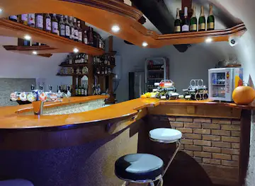 Dance Cafe & Bar