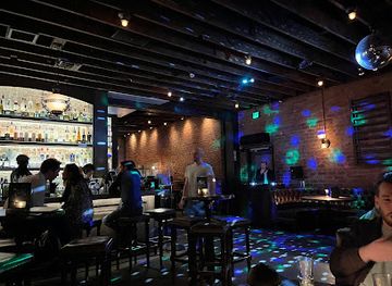 california/santa-monica/nightclub/the-chestnut-club-santa-monica-bar-cocktails-happy-hour-5-7pm