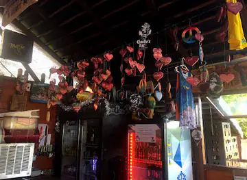 Charlies Bar