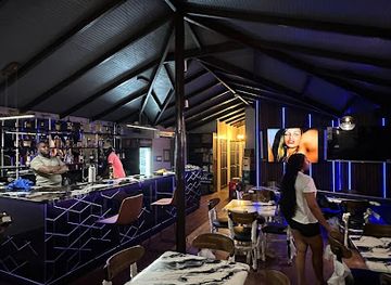 barbados/holetown/nightclub/the-tipsy-monkey-sports-bar