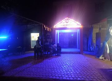 GOLDEN Night-club