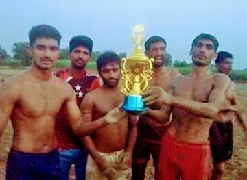 pakistan/cholistan-desert/nightclub/rajput-kabaddi