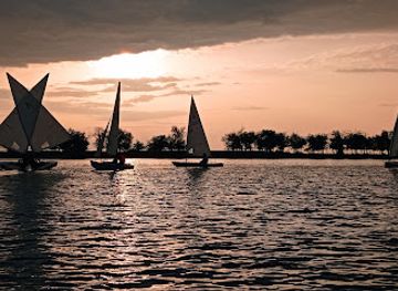 uzbekistan/zarafshan-range/nightclub/yakht-klub