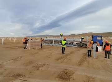 uzbekistan/aydarkul-lake/nightclub/gallaorol