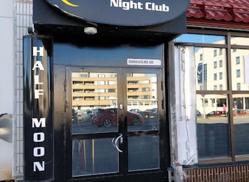finland/levi/nightclub/half-moon