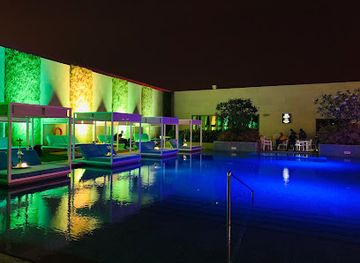 bahrain/manama/manama-city-center/nightclub/elements-pool-lounge