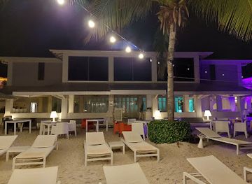 curacao/jan-thiel-beach/nightclub/papagayo-beach-club