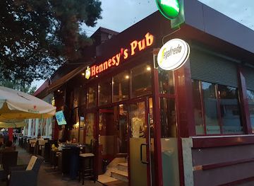 romania/bucovina/nightclub/hennesy-s