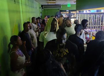 D' Tipsy Corner Sports Bar & Lounge