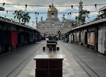 brunei/bandar-seri-begawan/bandar-seri-begawan-city-centre/nightclub/food-street-yayasan-shhb