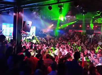 serbia/smederevo/nightclub/splav-maximus-vasa-v-i-p