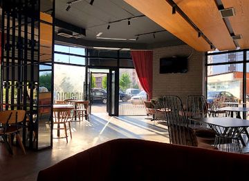 kosovo/vushtrri/nightclub/manate