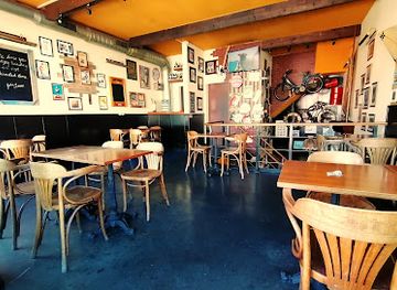 portugal/peniche/nightclub/bar-tres-as