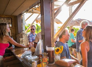 new-york/montauk/nightclub/lynn-s-hula-hut