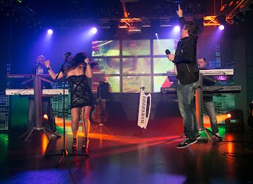 slovenia/postojna-cave/nightclub/skupina-nightlife