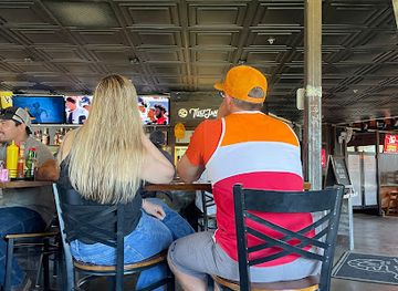 oregon/hood-river/nightclub/tilly-jane-s-sports-bar-grill