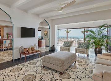 tanzania/stone-town/old-fort/nightclub/beach-house-zanzibar