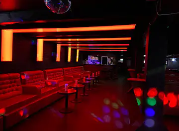 Paradise Showbar - Strip club and showbar in central Oslo