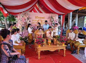 cambodia/oddar-meanchey/nightclub/